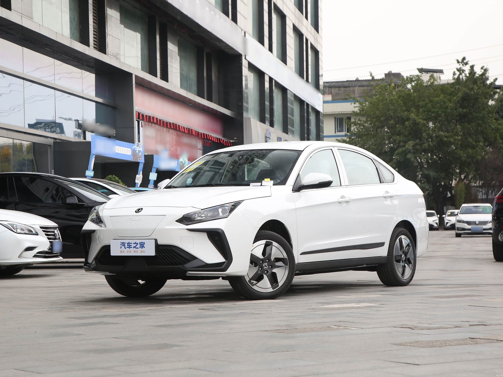 Dongfeng Aeolus E70