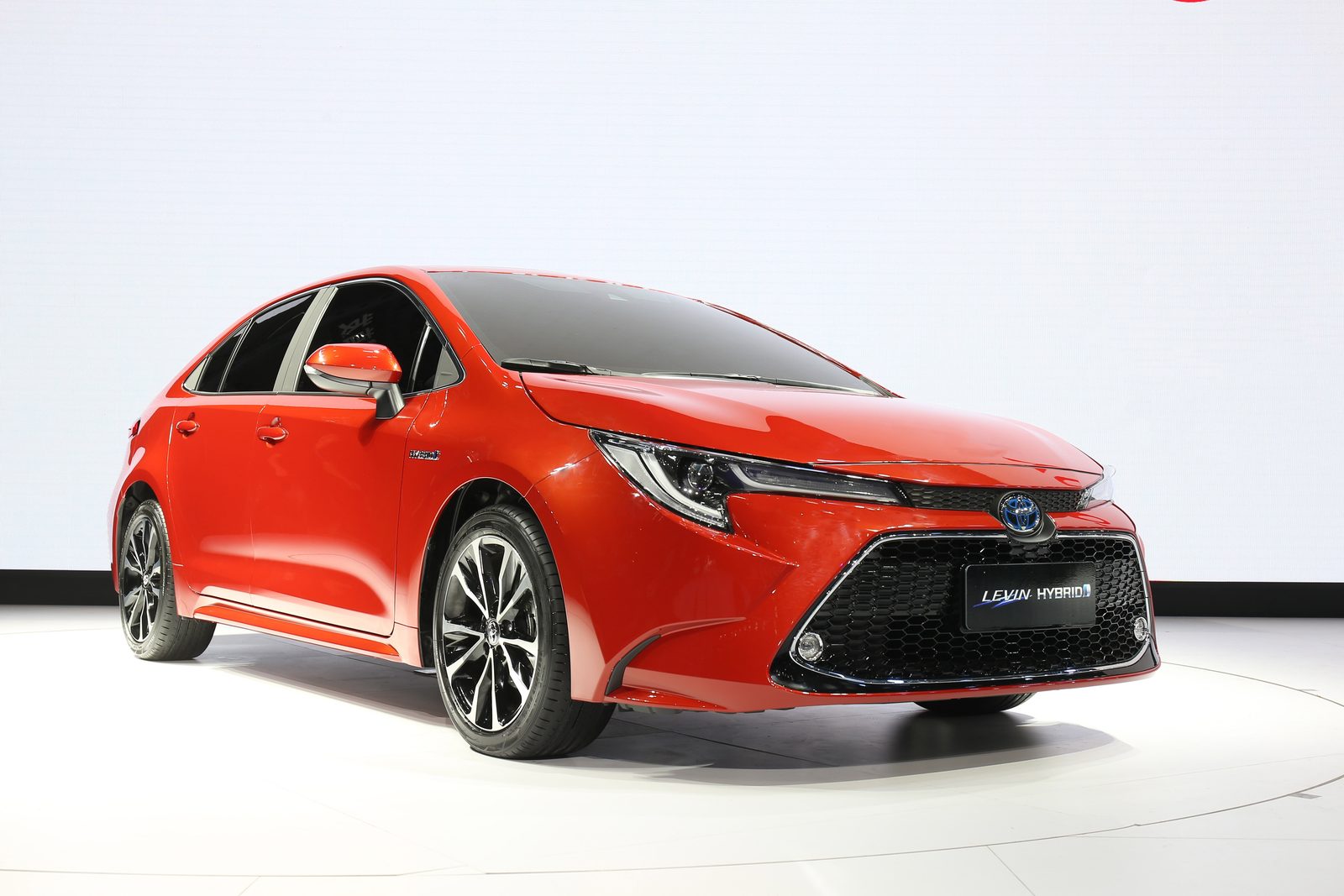 Toyota Levin HEV China: экстерьер