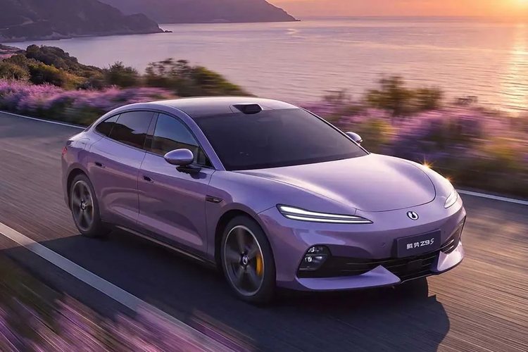 BYD’s premium brand unveils the Denza Z9S